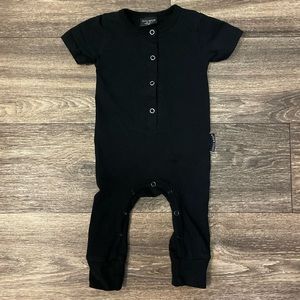 Little Bipsy- Short sleeved black romper 3-6 mnth